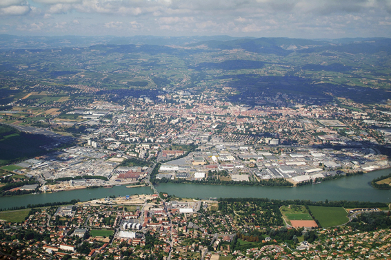 “Donner aux entreprises la possibilité de venir s’implanter sur le territoire de Villefranche, notamment en rénovant des zones d’activités anciennes et en les réorganisant.”