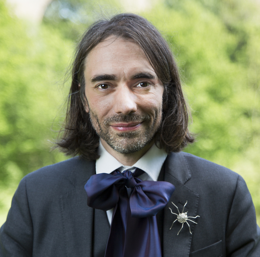 Un « génie des équations » à l’Assemblée Nationale Photo officielle Villani